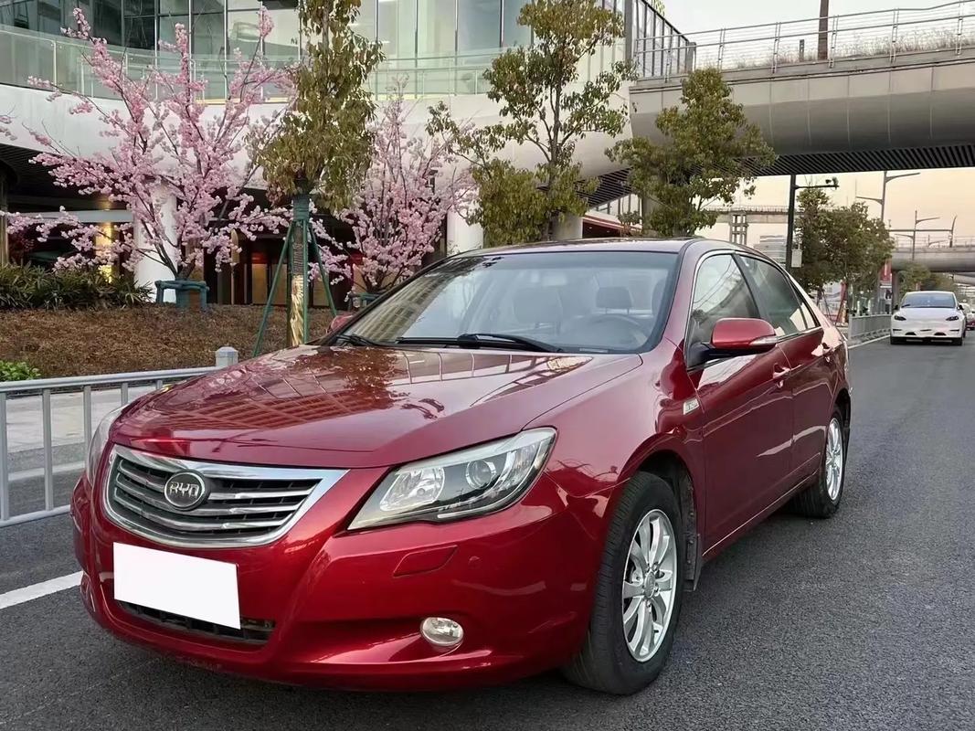 13年的比亚迪g6多少钱／13年的比亚迪g6多少钱一辆