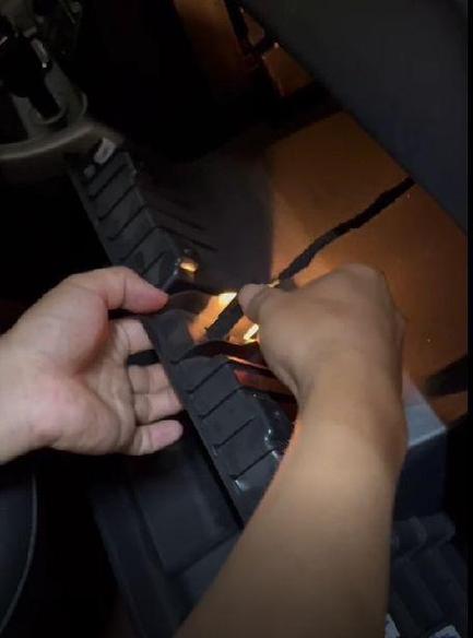 jeep指南者空调滤芯更换教程(指南者空调滤芯怎么拆)