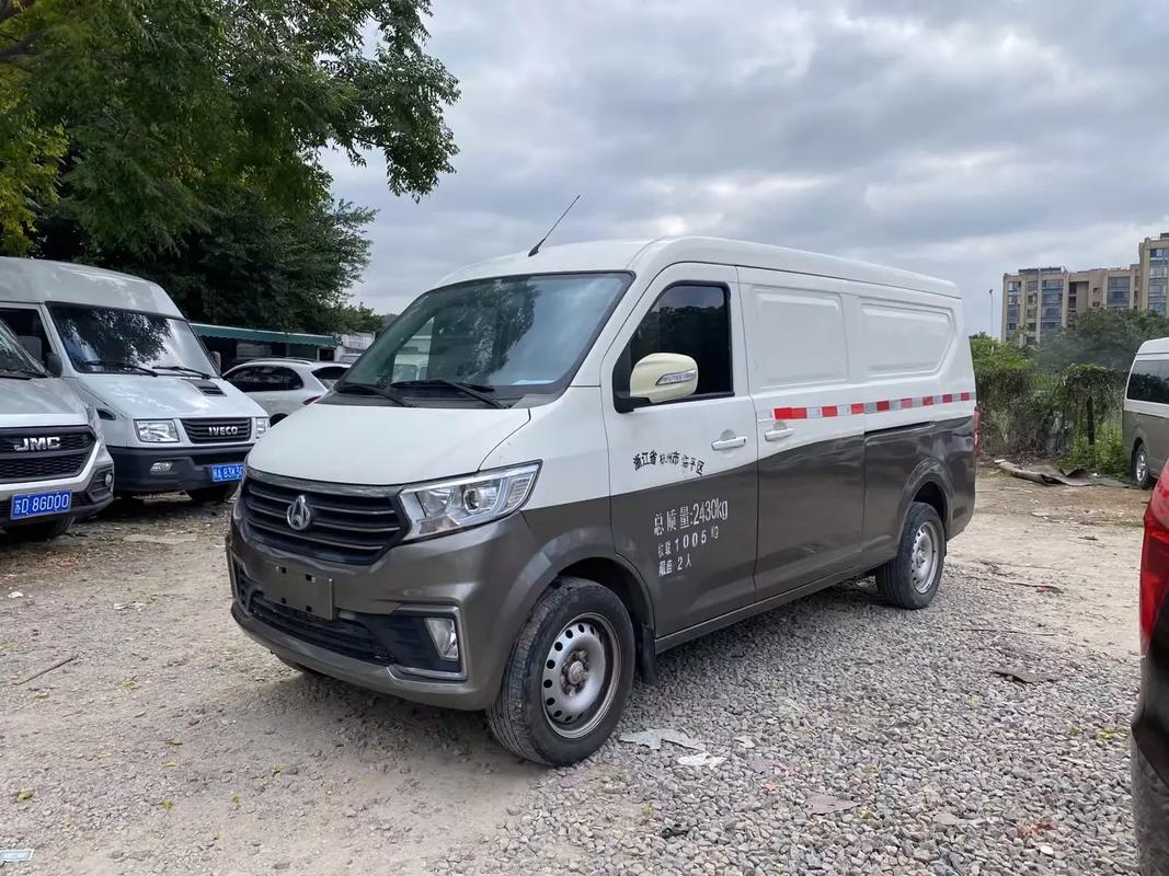 长安跨越v5封闭式货车 长安汽车跨越v5货车